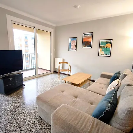 Bright With Balcony In 阿雅克肖